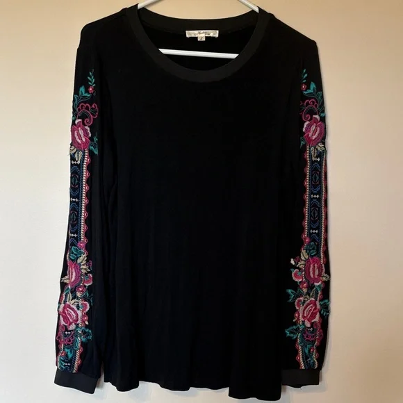 ANDREE BY UNIT Black Long-Sleeve Tee with Pink & Teal Sleeve Embroidery - Picture 1 of 5